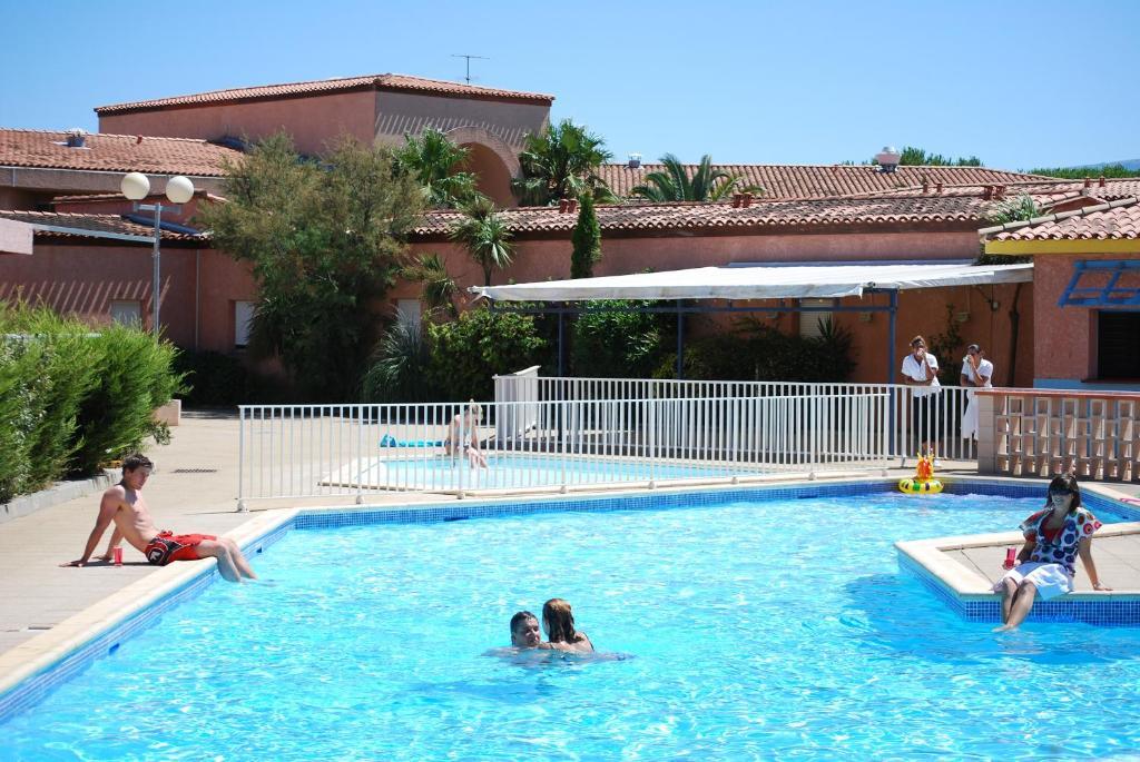 Lagrange Grand Bleu Vacances - Residence Les Jardins De Neptune Saint-Cyprien  Exteriör bild